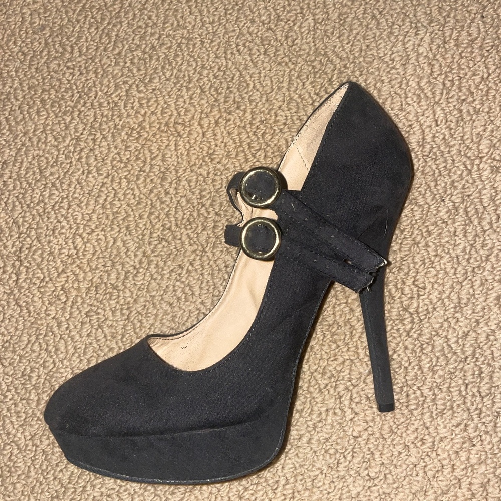 Black heeled platform